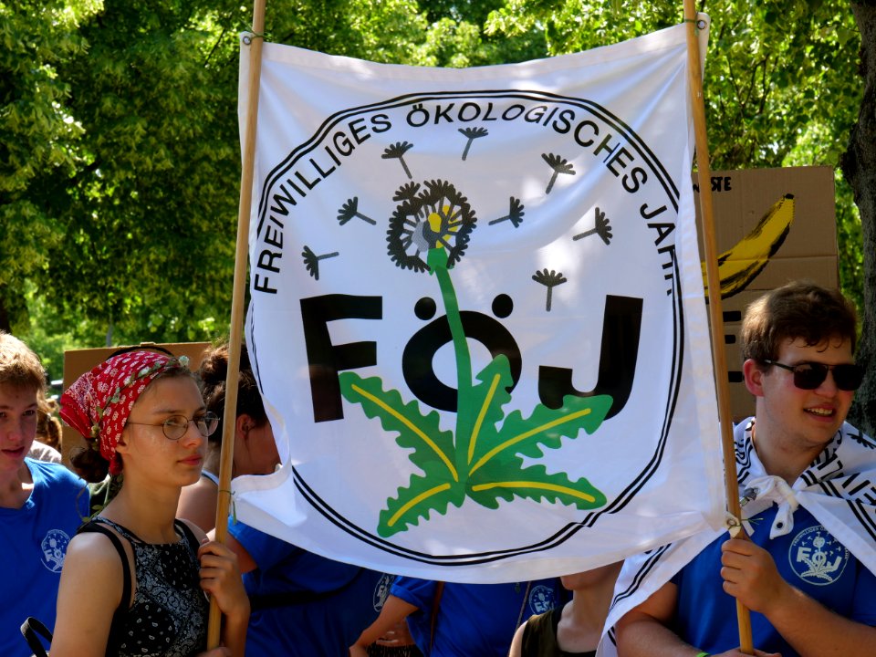 StopTheWaste FÖJ demonstration 114