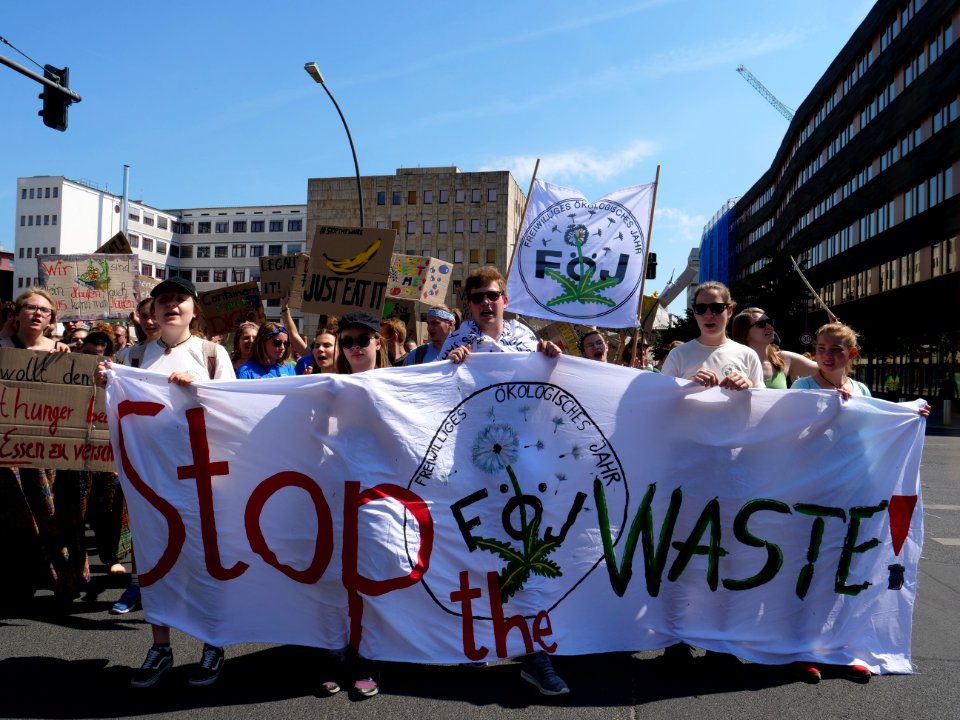 StopTheWaste FÖJ demonstration 34