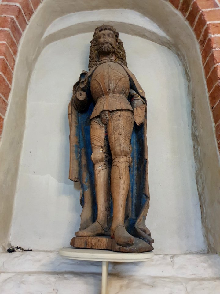 Strägnäs domkyrka träskulptur sankt erik