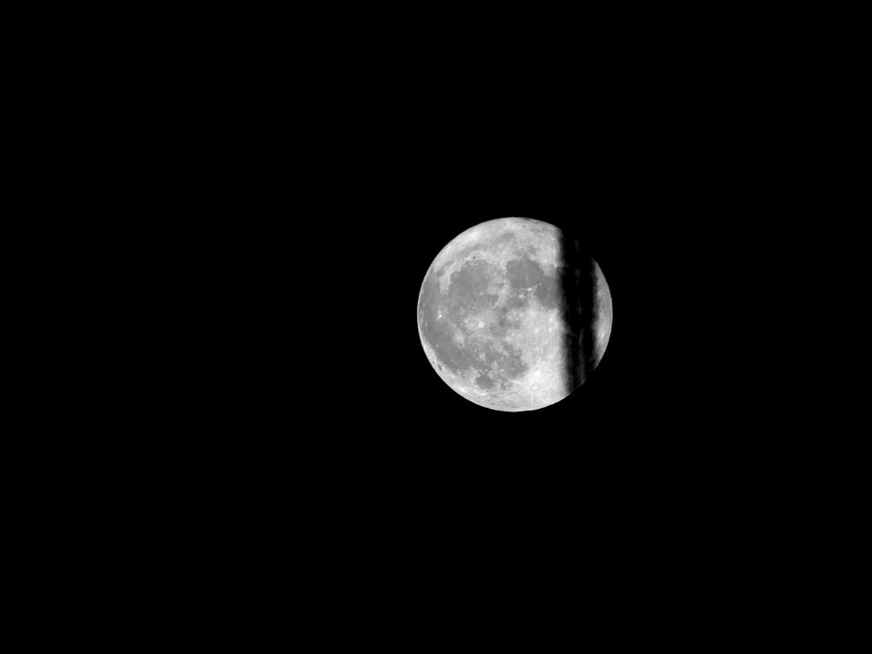 Supervollmond.14.11.2016.mit.Kondensstreifen.klein