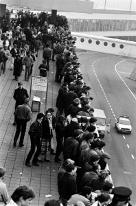 Supersonisch BritsFrans vliegtuig Concorde op Schiphol. Grote belangstelling vo, Bestanddeelnr 932-0081