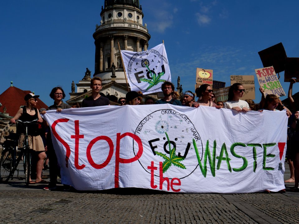 StopTheWaste FÖJ demonstration 09