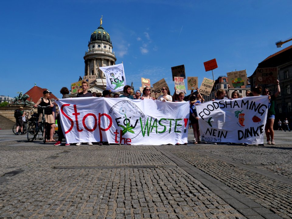 StopTheWaste FÖJ demonstration 07