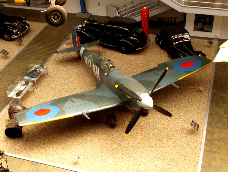 Supermarine Spitfire LF Mk. IXe pic3