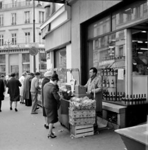 Supermarkt 'Prisunic' in de Rue Saint Honoré, Bestanddeelnr 254-0386