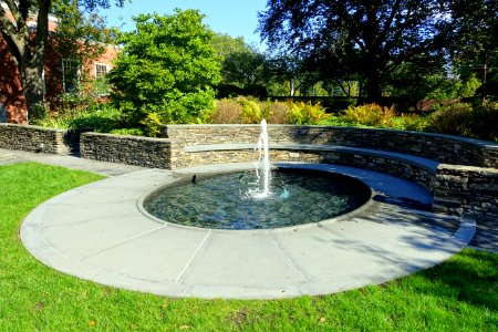 Sunken Garden - Radcliffe Yard - Cambridge, MA - DSC06453