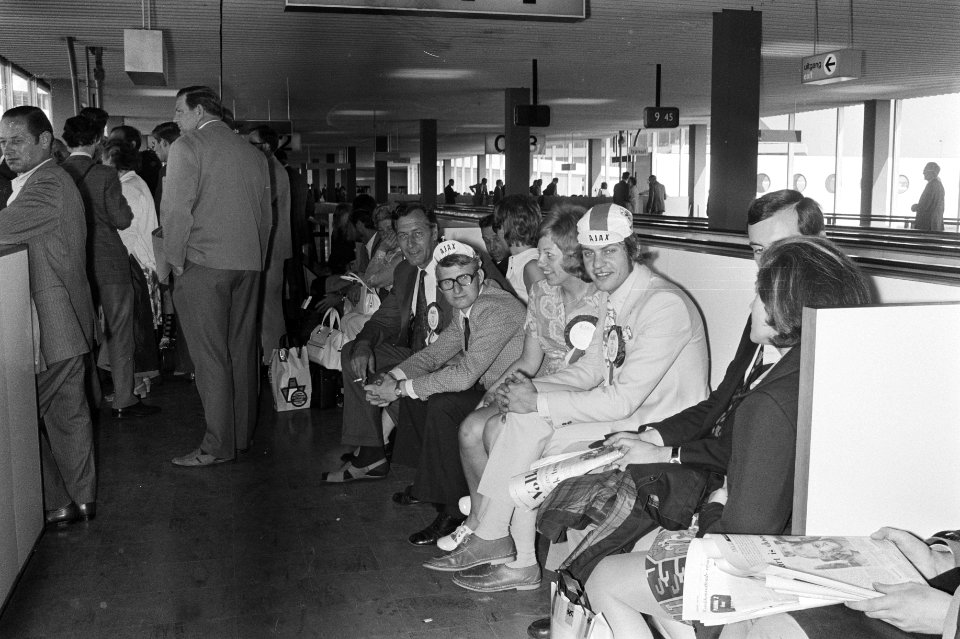 Supporters op Schiphol, Bestanddeelnr 924-6047