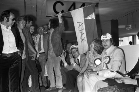 Supporters op Schiphol, Bestanddeelnr 924-6045