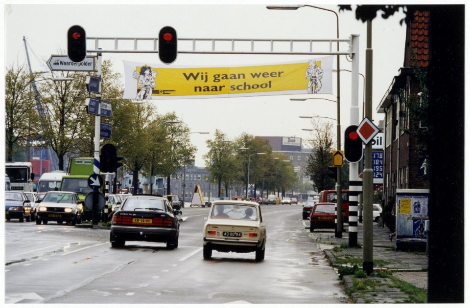Stoplichten bij Waarderbrug. NL-HlmNHA 54036088
