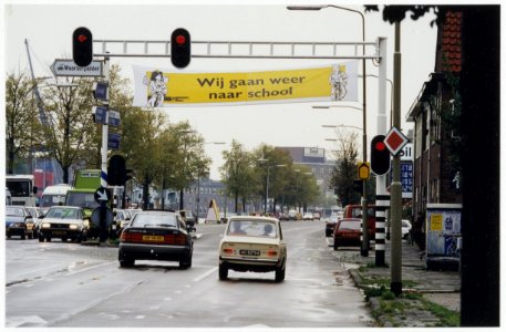 Stoplichten bij Waarderbrug. NL-HlmNHA 54036088