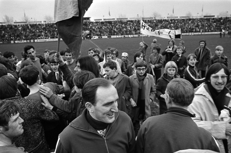 Supporters op het veld, Bestanddeelnr 924-4012