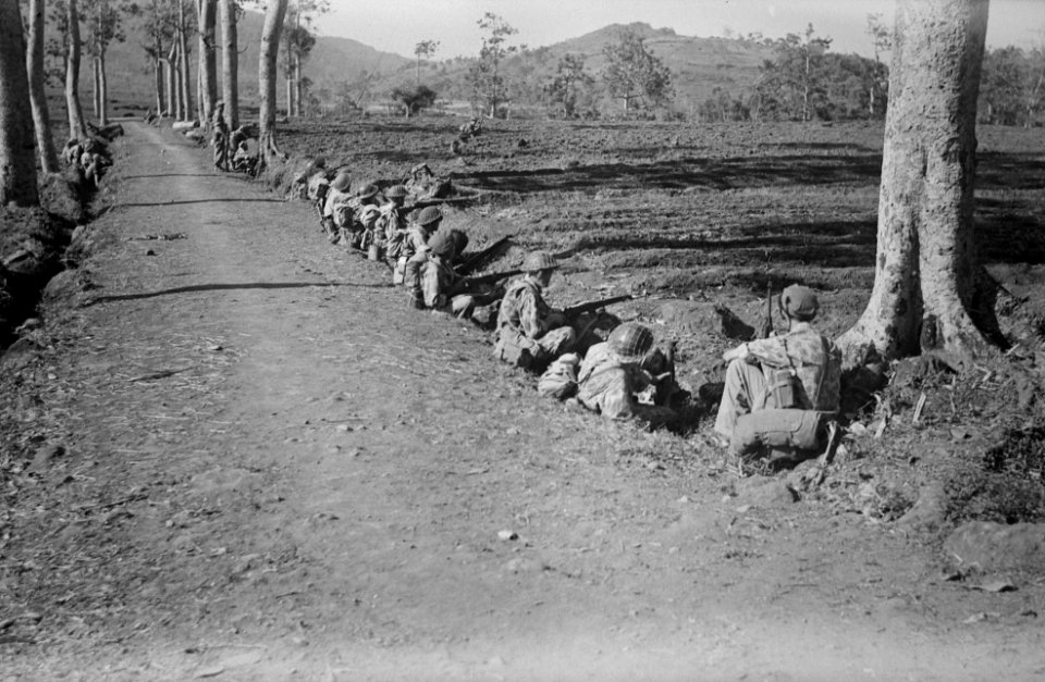 Surabaya-sector. In dekking voor Trawas., Bestanddeelnr 11698
