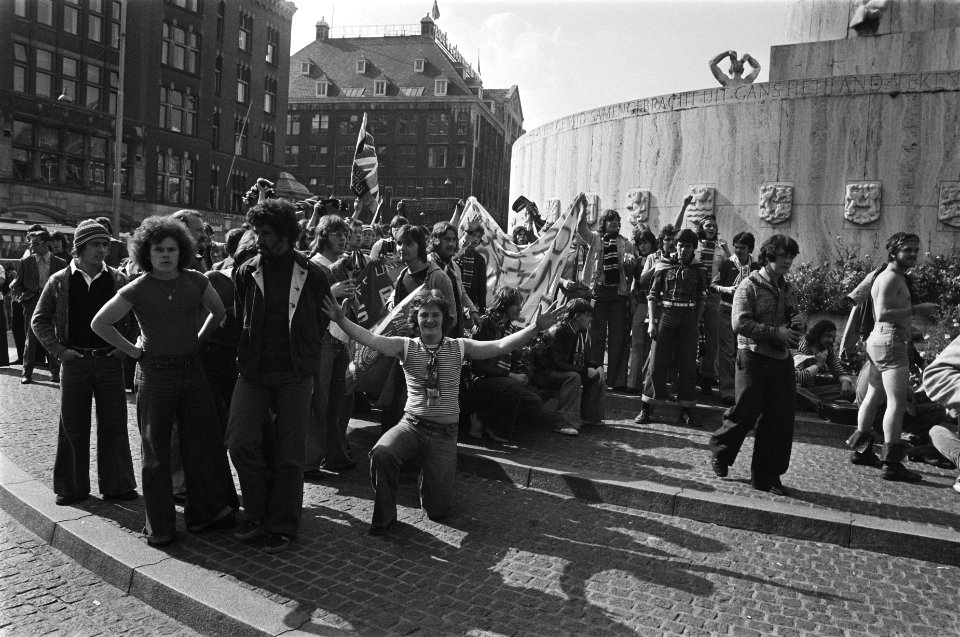 Supporters Manchester United op Dam in Amsterdam, Bestanddeelnr 928-7824