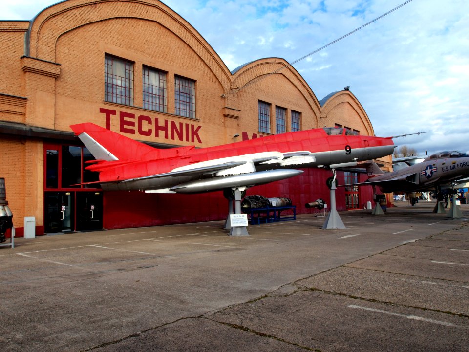 Sukhoi Su-22M4 Fitter 9 M09 pic1