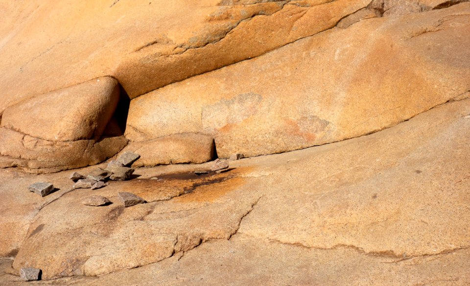 Sunlit granite cliffs in Loddebo 1