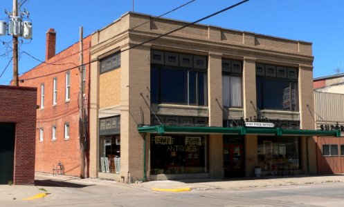 Superior, Nebraska Mullet Building from SW