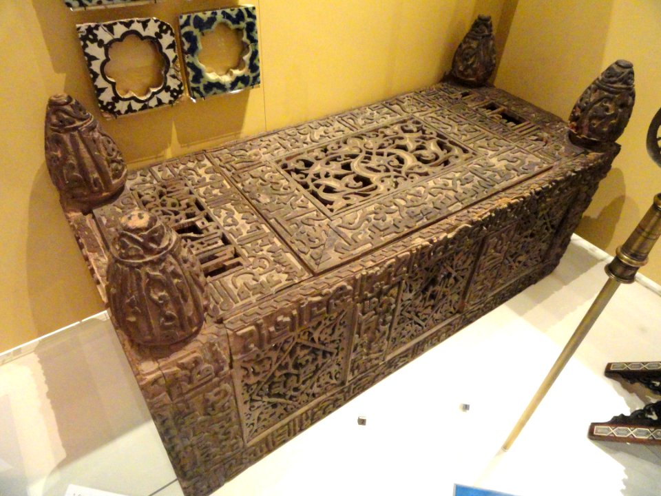 Sunduq (tomb cover), work of Muhammad ibn Ahmad, Iran, 11th-12th century, wood - Royal Ontario Museum - DSC09620
