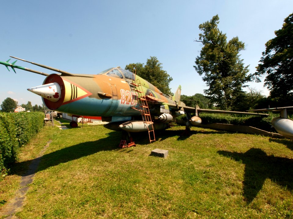 Sukhoi Su-22M-4 no8207 pic1