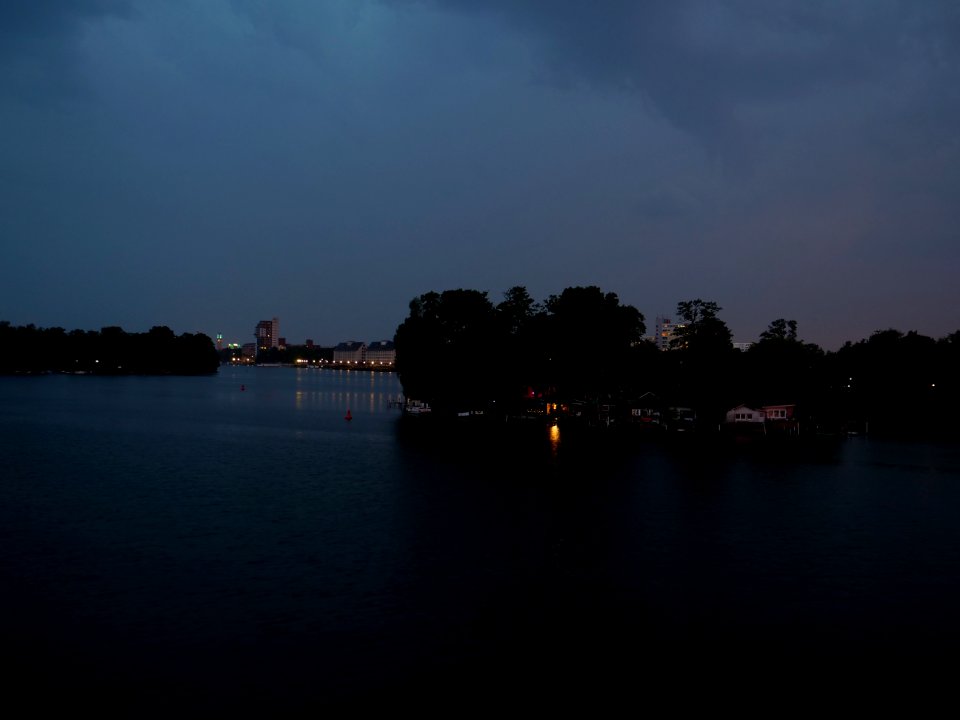 Sunset with rising thunderstorm from Spandauer-See-Brücke 2019-06-11 08