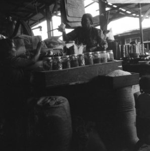 Suriname, markt in Paramaribo, Bestanddeelnr 920-3675
