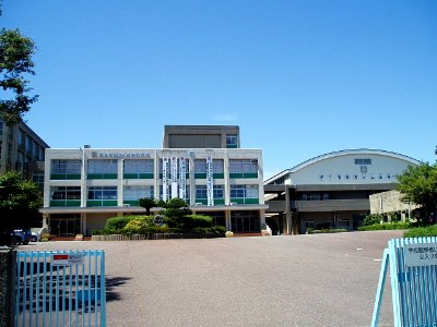 Suma-Tomogaoka-HighSchool-2012081901