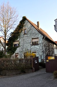 Sulzbach, Platz an der Linde 1