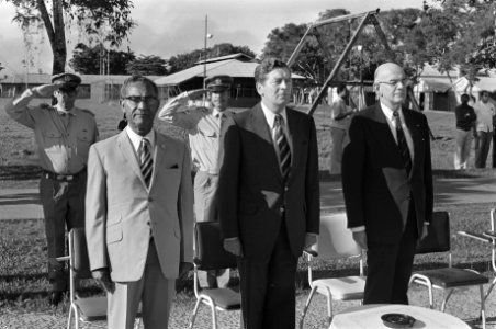 Suriname onafhankelijkheid op 2511 etc laatste appel TRIS, Ferrier en staats, Bestanddeelnr 928-2995
