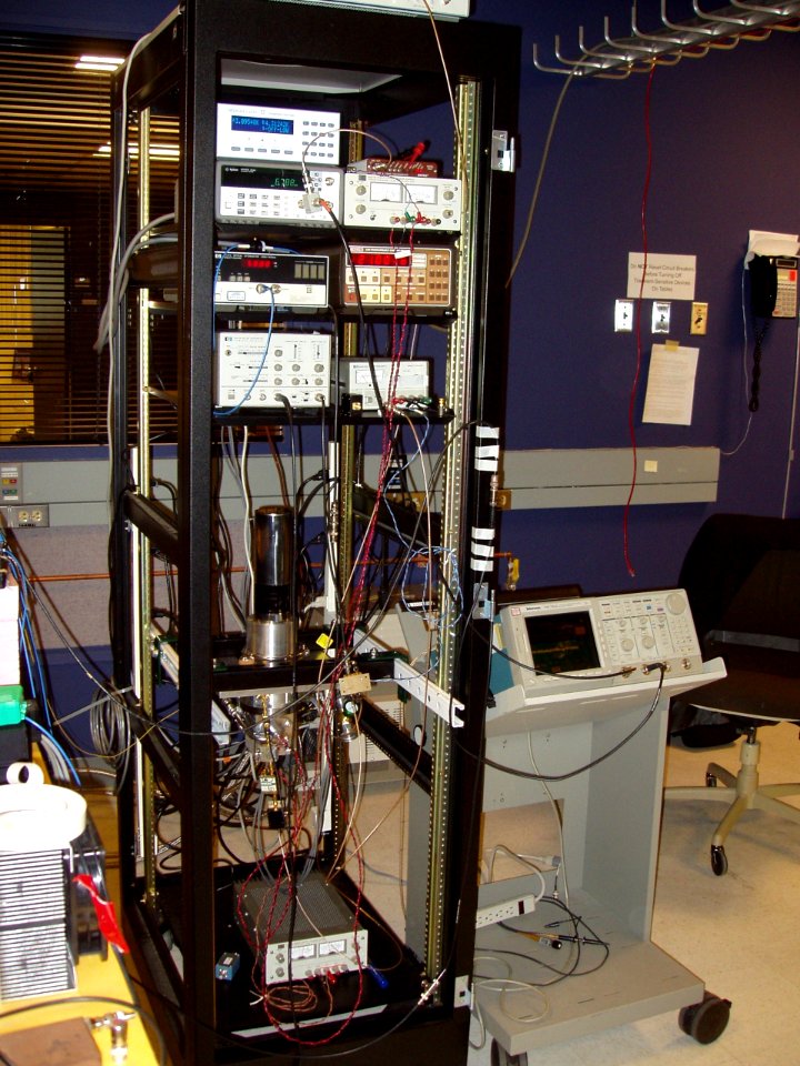 Superconducting nanowire single-photon detector in the DARPA Quantum Network (BBN) - June 2005 - P1010035