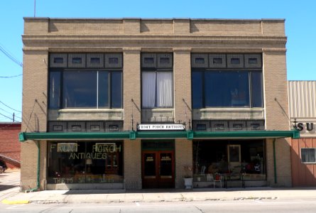 Superior, Nebraska Mullet Building from S