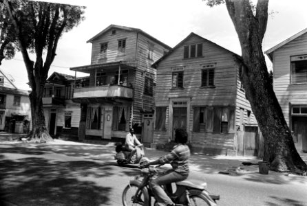 Suriname, De Erven , Armoede, Bestanddeelnr 927-8415