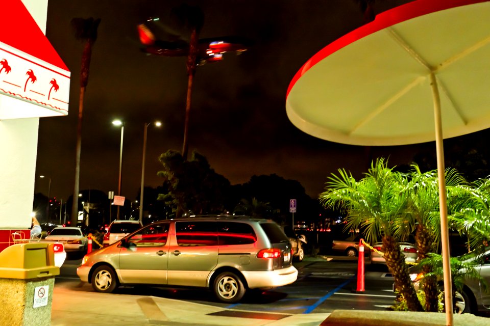 SW Plane landing at LAX seen from Westchester In and Out Burger