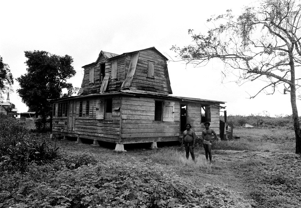 Suriname, De Erven , Armoede, Bestanddeelnr 927-8416