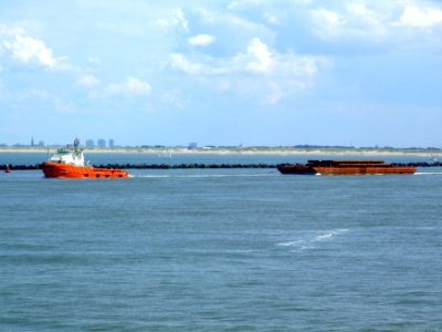 Svetlyy - IMO 9356373 pulling Viking Barge 2 08July2007