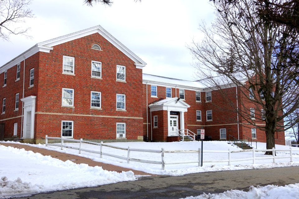 Susan E. Knight Hall - Becker College - Leicester, MA - DSC04151