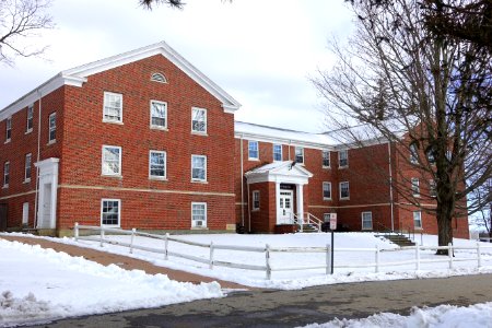 Susan E. Knight Hall - Becker College - Leicester, MA - DSC04151