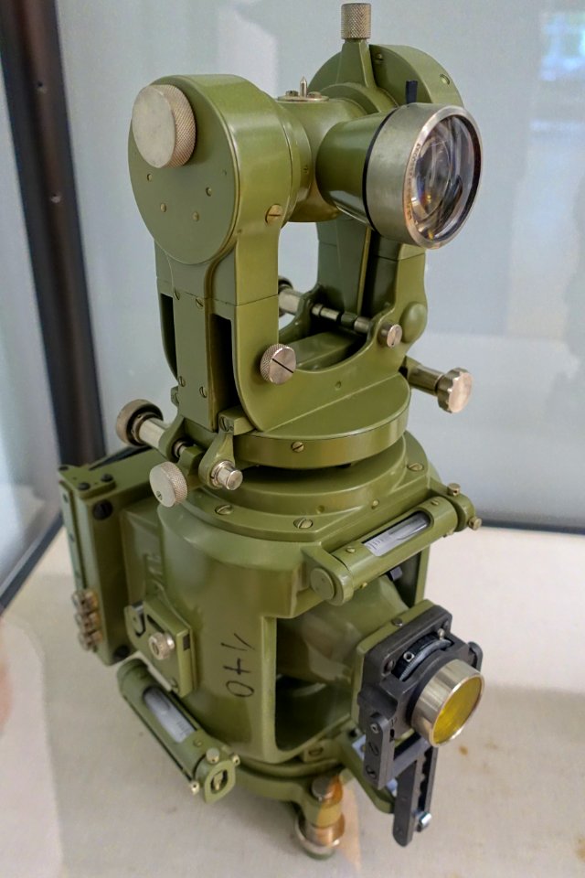 Surveying instrument - Röntgen-Gedächtnisstätte Würzburg - Würzburg, Germany - DSC04373