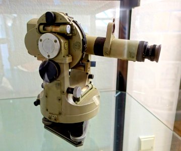 Surveying instrument - Röntgen-Gedächtnisstätte Würzburg - Würzburg, Germany - DSC04365