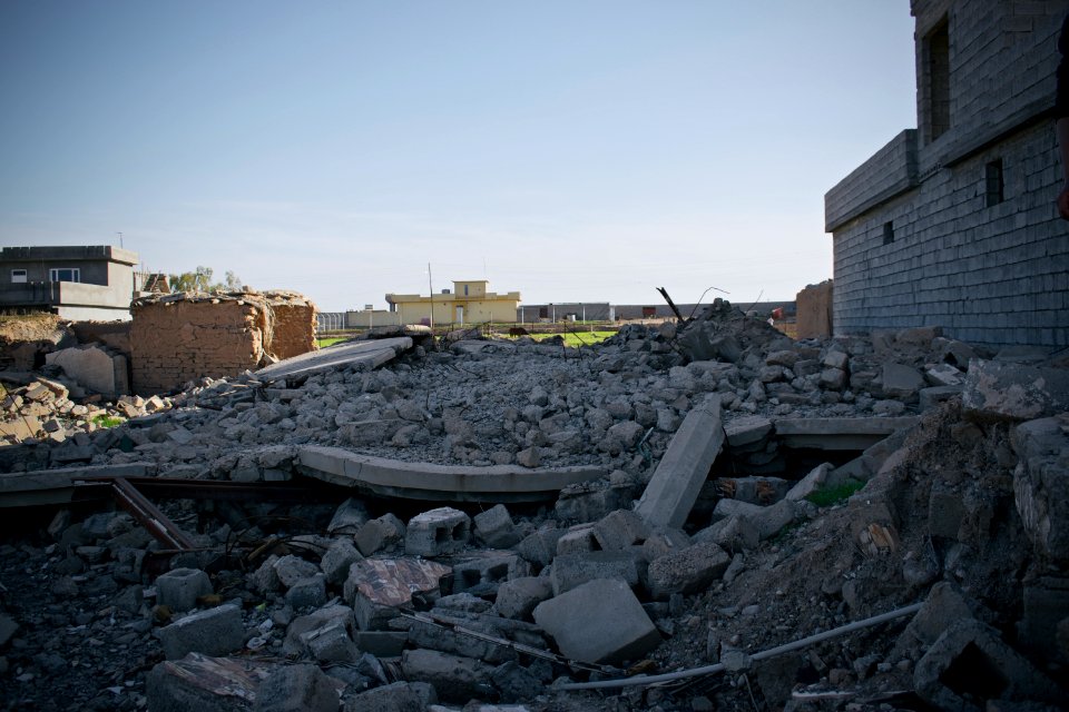 Survivors in the rubble of destruction by the Islamic State in the village Wardik 08