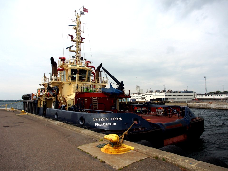 Svitzer Trym, IMO 9548354 in Fredericia harbor, pic2