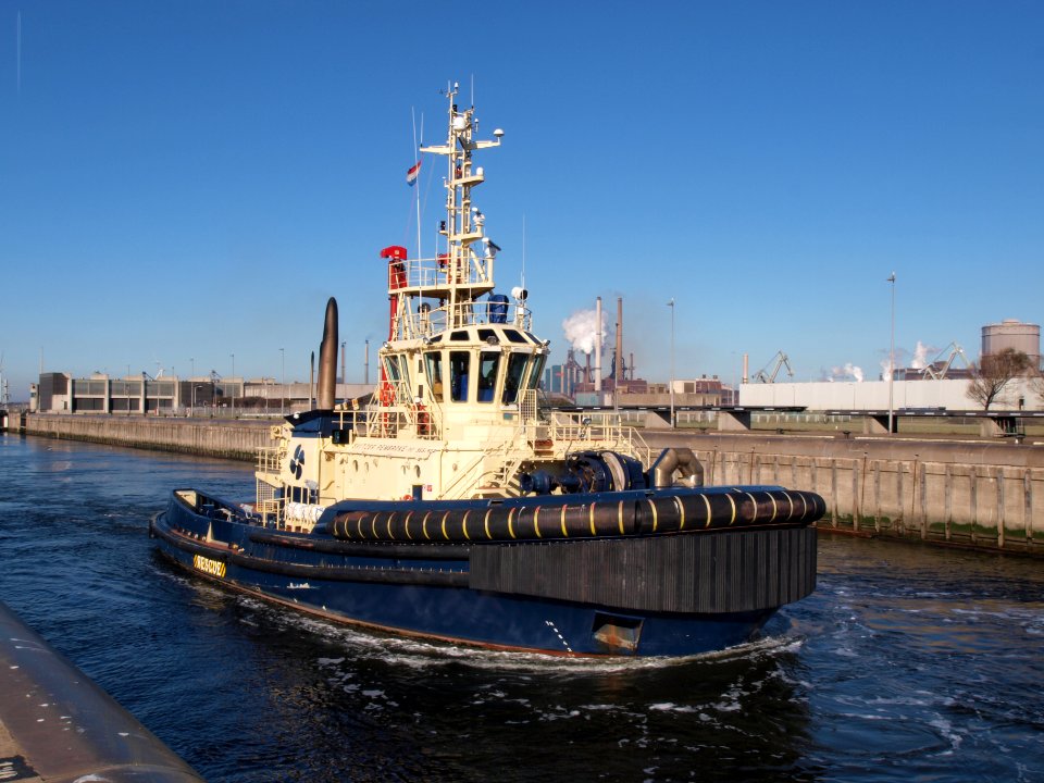Svitzer Pembroke IMO 9557927 in the locks of IJmuiden, Port of Amsterdam photo-3