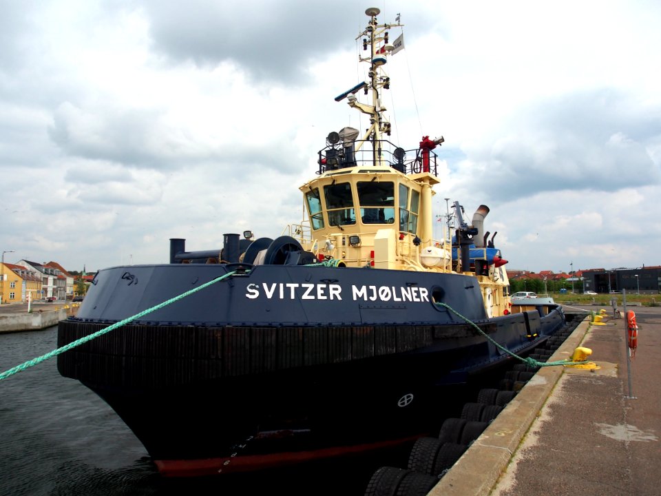 Svitzer Mjølner, IMO 9292864 in Fredericia harbor, pic1