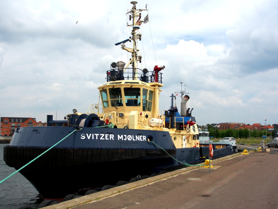 Svitzer Mjølner, IMO 9292864 in Fredericia harbor, pic2