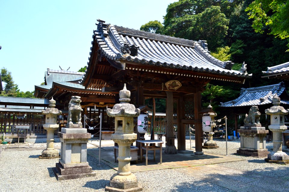 Susa-jinja (Arida) suzumon
