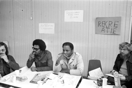 Surinamers en Antillianen bezetten leegstaande school in Bijlmermeer bezetters…, Bestanddeelnr 925-4196