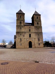 Susteren, Limburg, basiliek voorkant