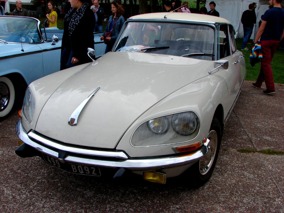 Suresnes Auto Retro33
