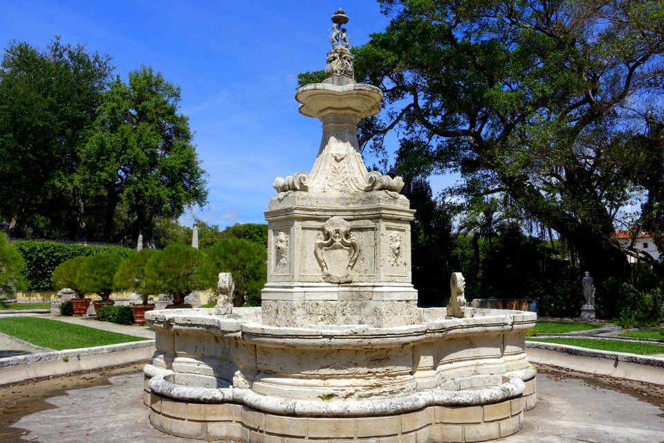 Sutri Fountain - Vizcaya Museum and Gardens - Miami, Florida - DSC08692