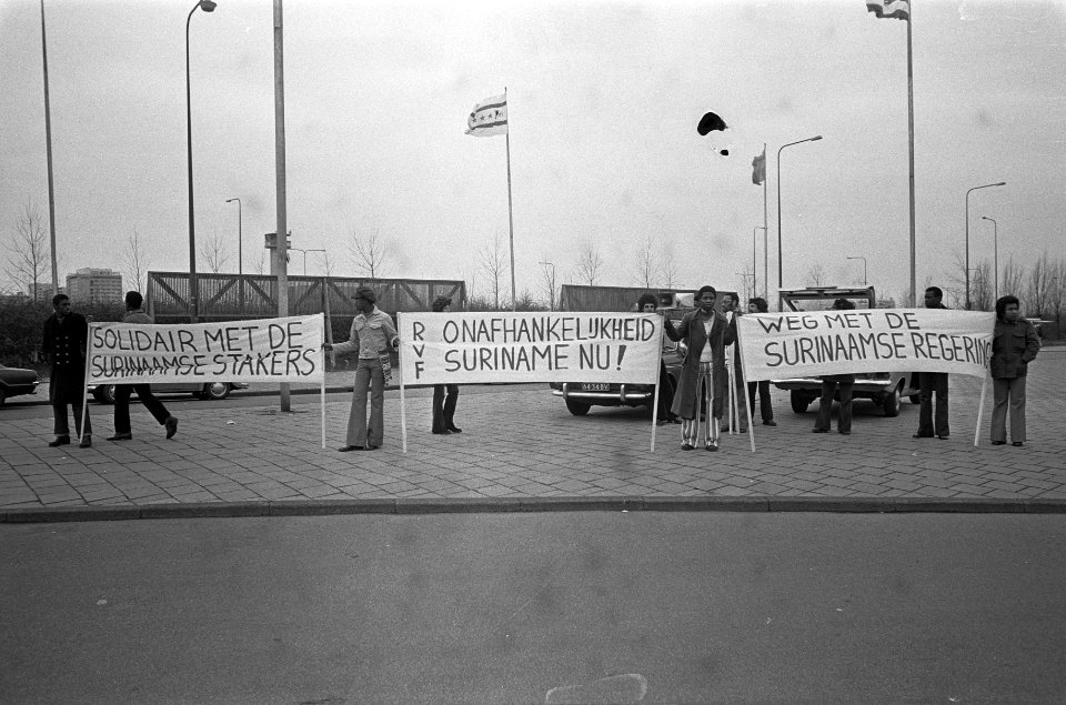Surinaamse demonstratie Amsterdam, Bestanddeelnr 926-2573