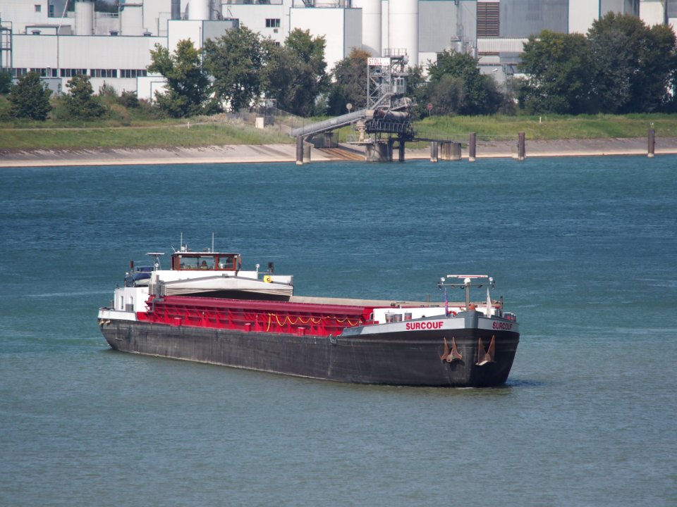 Surcouf, ENI 02319269 on the Rhine river near the locks of Marckolsheim, photo 1