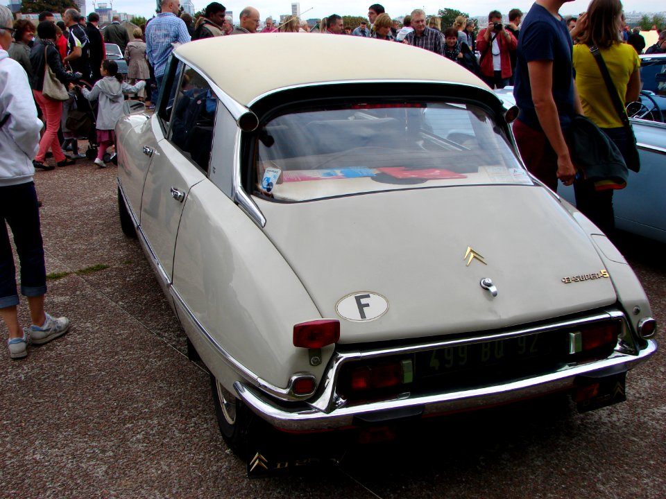 Suresnes Auto Retro35